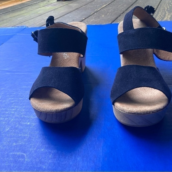 Free People blue suede sandals with strap that wraps around ankle, size 39 (7.5) - Picture 4 of 13
